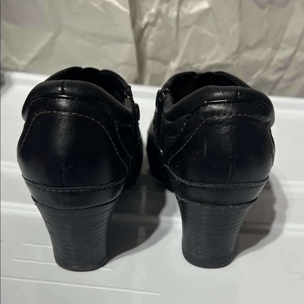 Clarks Black Leather Buckle Heels - Picture 3 of 11